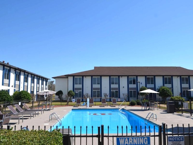 アメリカズ ベスト バリュー イン&スイーツ フォーリー ガルフ ショアズ (Americas Best Value Inn & Suites Foley Gulf Shores)の写真