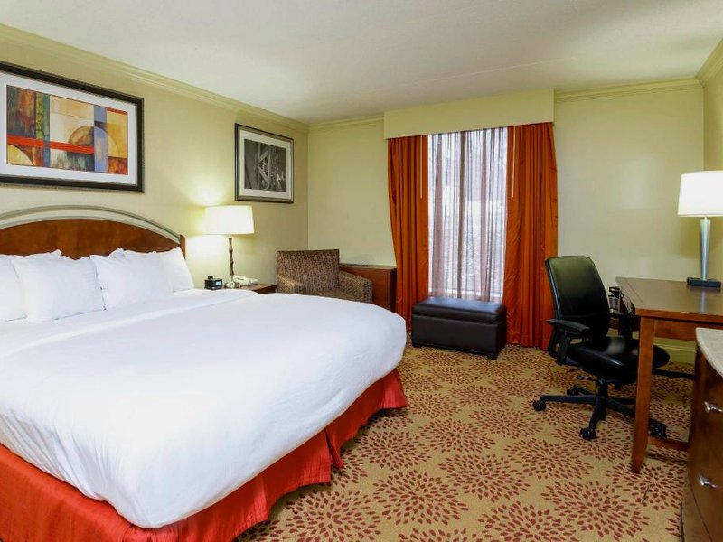 DoubleTree by Hilton Hotel Grand Rapids Airportの写真