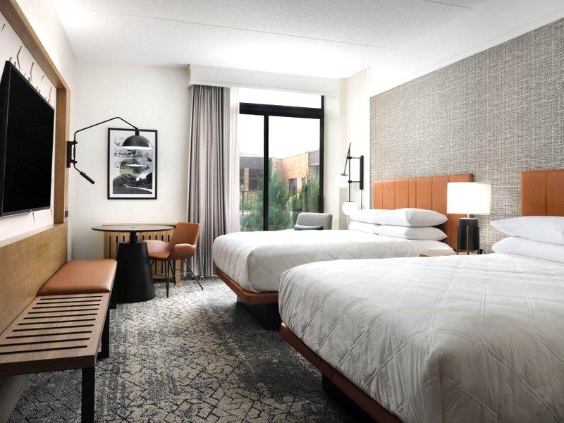 Sheraton Grand Rapids Airport Hotelの写真