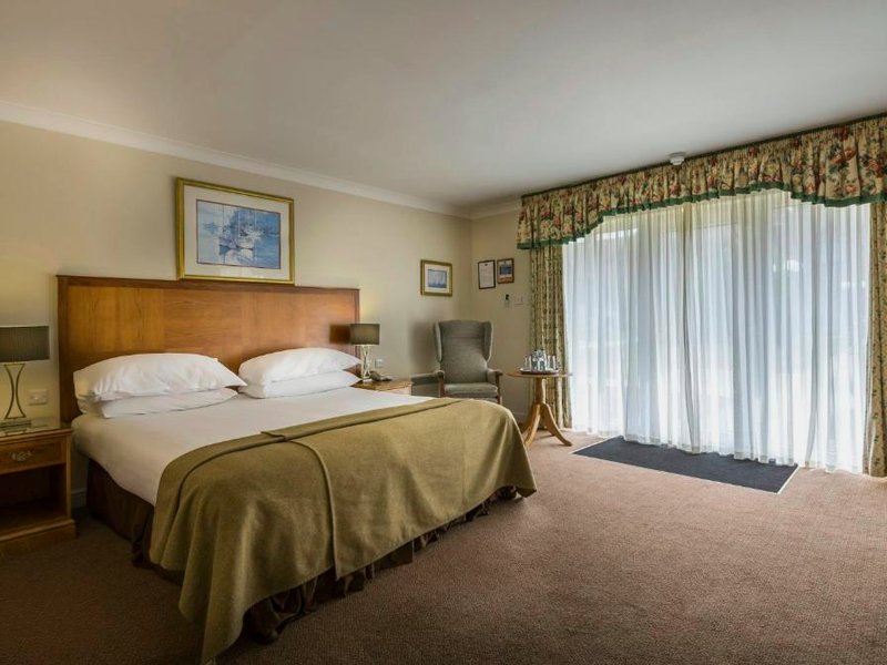 Macdonald Elmers Court Hotelの写真