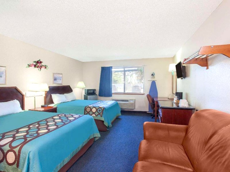 スーパー 8 バイ ウインダム セルマ フレズノ エリア (Super 8 By Wyndham Selma/Fresno Area)の写真