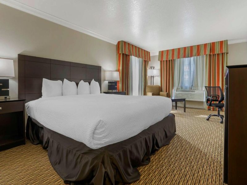 ベストウェスタン コロニアル イン (Best Western Colonial Inn)の写真