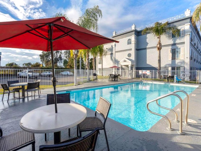 ベストウェスタン コロニアル イン (Best Western Colonial Inn)の写真