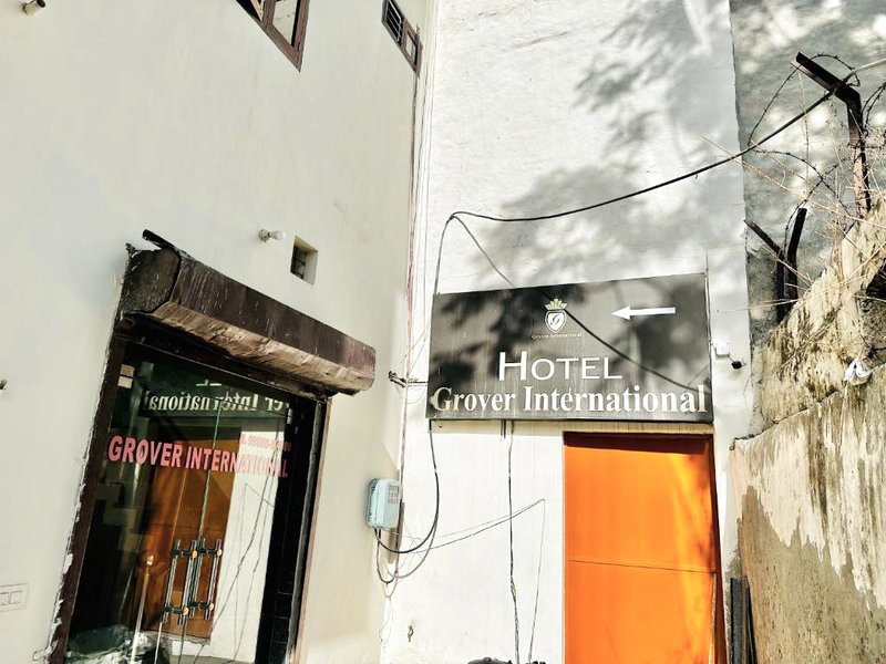 Grover Internationalの写真