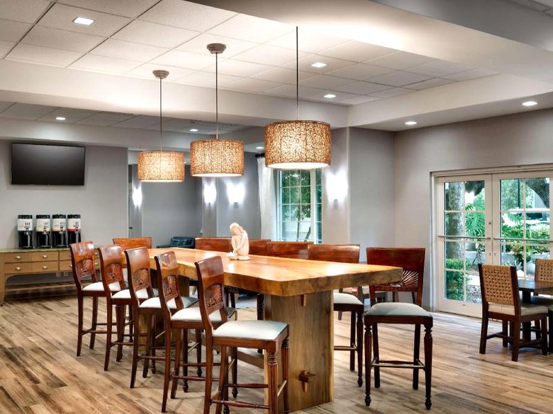 ハンプトン イン ニュー スムーナ ビーチ (Hampton Inn New Smyrna Beach)の写真