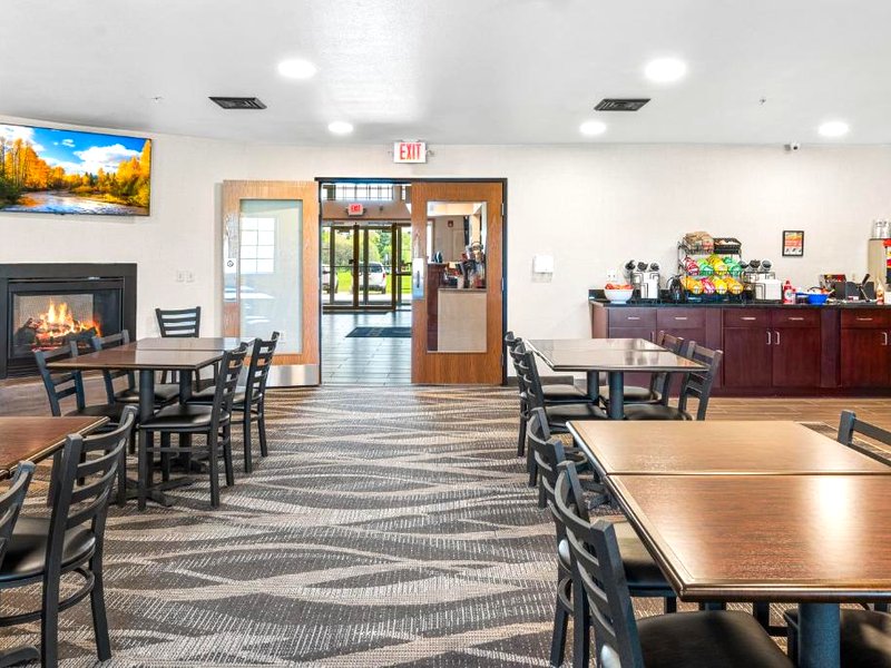 ボーダーズ イン & スイーツ バイ コブルストーン ホテルズ - シャワノ (Boarders Inn & Suites by Cobblestone Hotels - Shawano)の写真