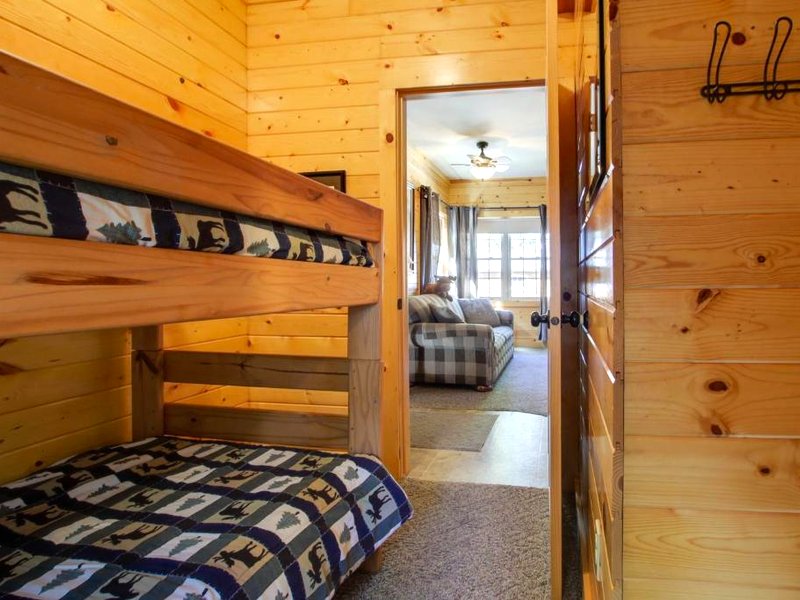 Rustic Wisconsin Cabin on Shawano Lake!の写真