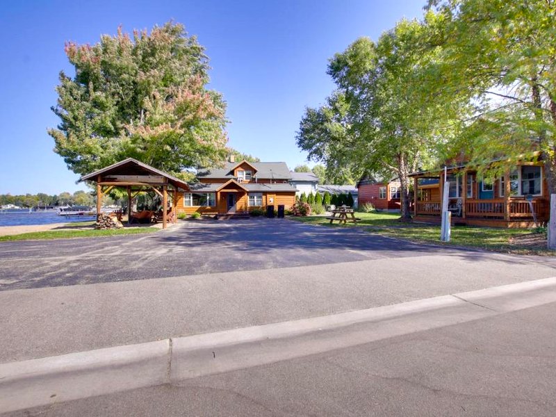 Rustic Wisconsin Cabin on Shawano Lake!の写真