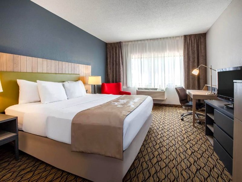 デイズ イン&スイーツ バイ ウィンダム ロチェスター ヒルズ MI (Days Inn & Suites by Wyndham Rochester Hills MI)の写真