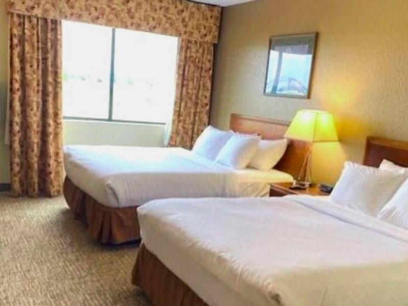 Comfort Inn & Suites at I-74 and 155の写真