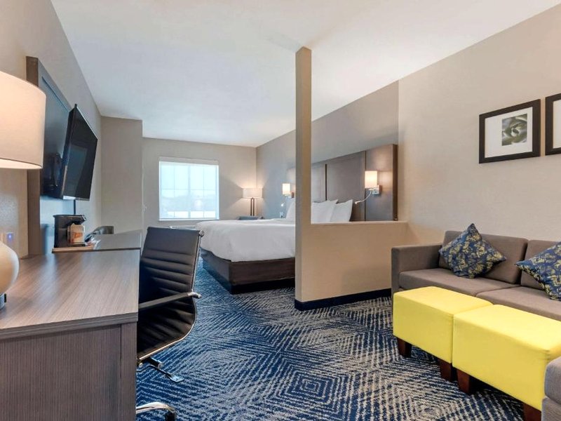 Comfort Inn & Suites Balch Springs - SE Dallasの写真