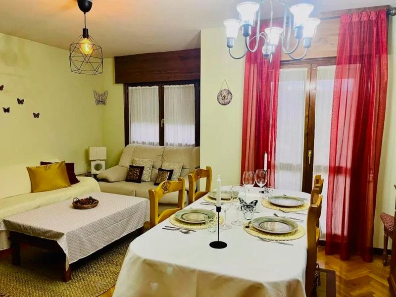 Charming House in Vinuesa with Garden Viewの写真