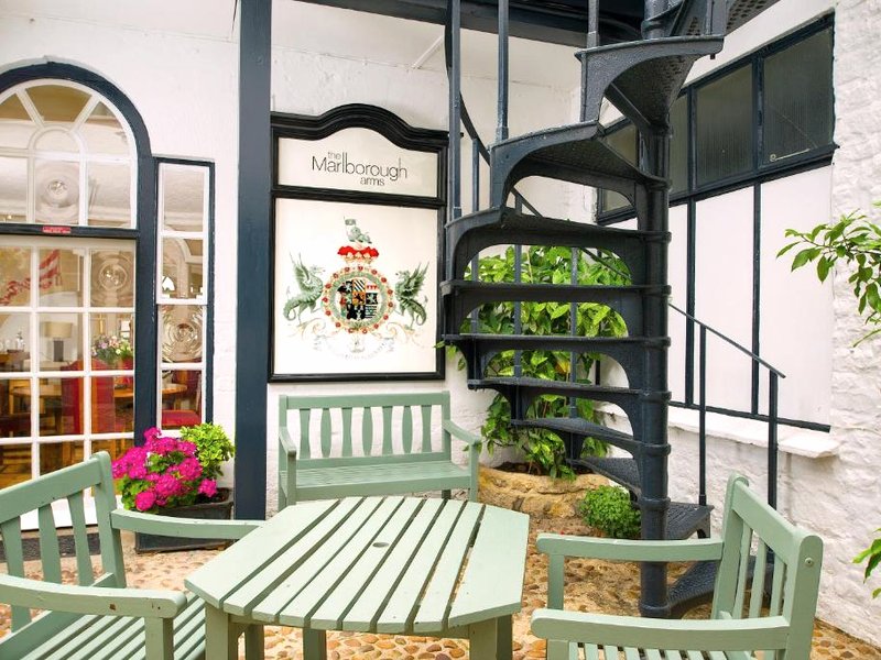 マールボロ アームス ホテル (Marlborough Arms Hotel)の写真