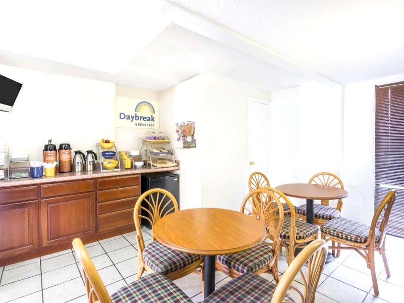 デイズ イン バイ ウィンダム リトルリバー (Days Inn by Wyndham Little River)の写真