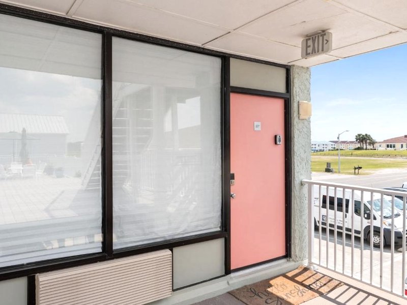 Cozy 1-Bedroom Condo with Pool Access in Ocean Isle Beachの写真