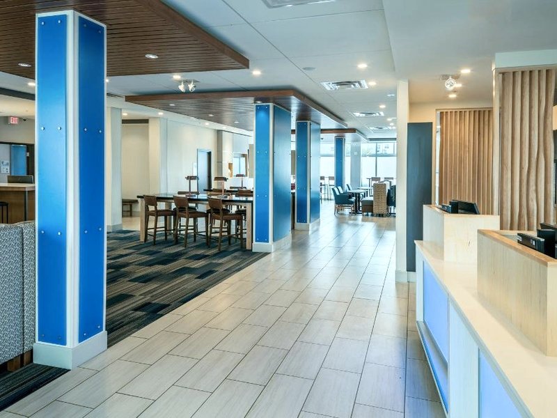 ホリデイ イン エクスプレス アンド スイーツ メドフォード バイ IHG (Holiday Inn Express and Suites Medford By IHG)の写真