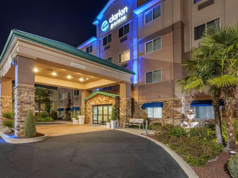 Clarion Pointe Medfordの写真