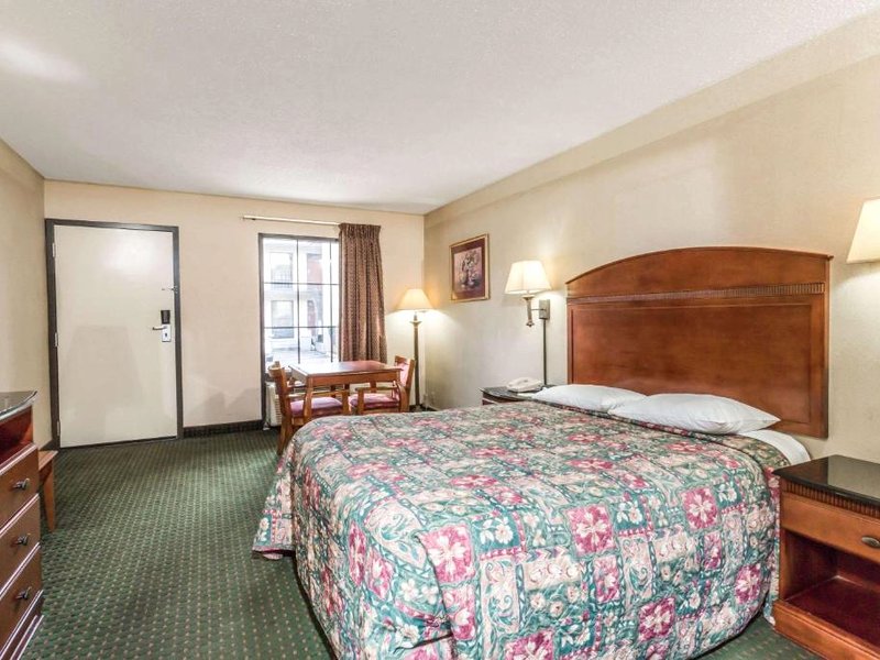 デイズ イン バイ ウィンダム キャンプ スプリングス アンドリュース AFB (Days Inn by Wyndham Camp Springs Andrews AFB)の写真