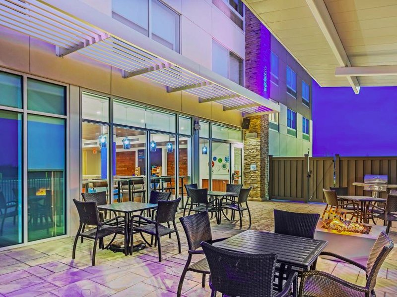 Holiday Inn Express and Suites Chanute By IHGの写真
