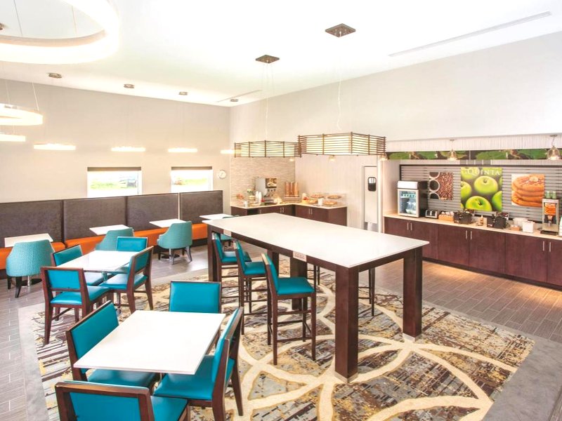 La Quinta Inn & Suites by Wyndham Rockfordの写真