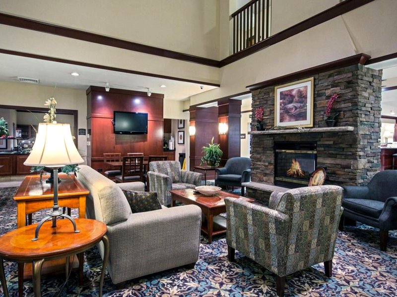 Staybridge Suites Rockford Hotel By IHGの写真