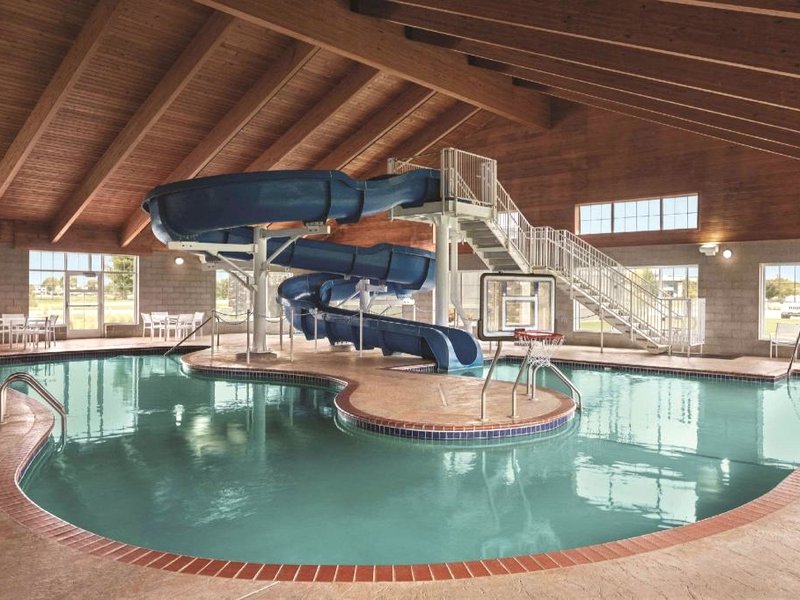 Country Inn & Suites by Radisson, Willmar, MNの写真