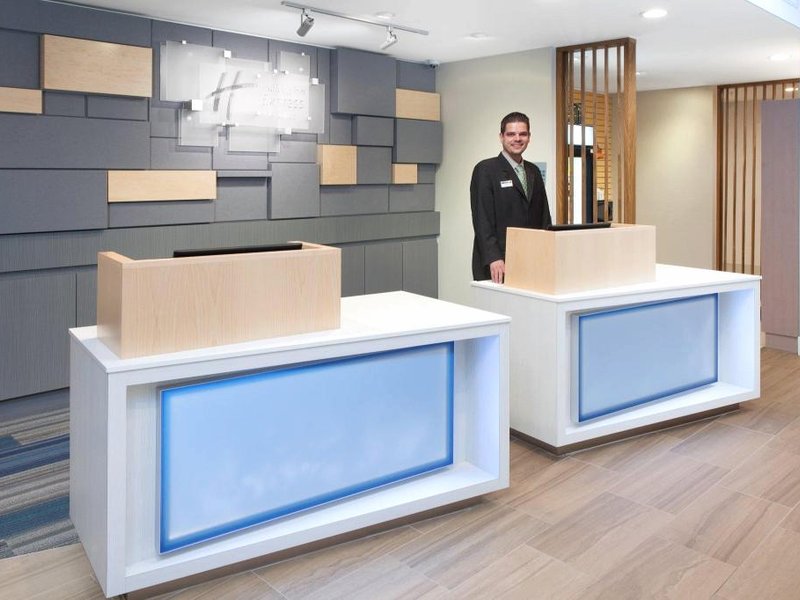 Holiday Inn Express & Suites Sterling Heights-Detroit Area By IHGの写真