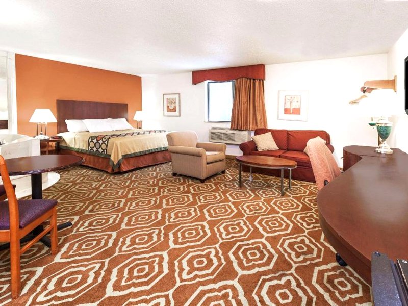 スーパー 8 バイ ウインダム スターリング ハイツ デトロイト エリア (Super 8 By Wyndham Sterling Heights/Detroit Area)の写真
