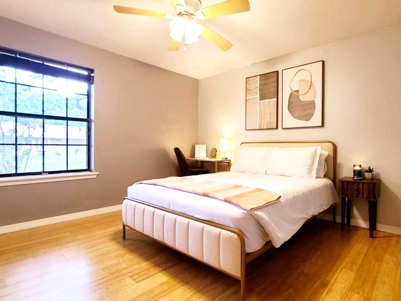 Centrally located in Rogers and Bentonville! -Private Roomsの写真