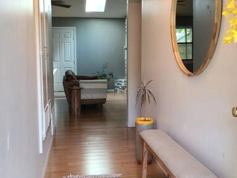 Centrally located in Rogers and Bentonville! -Private Roomsの写真