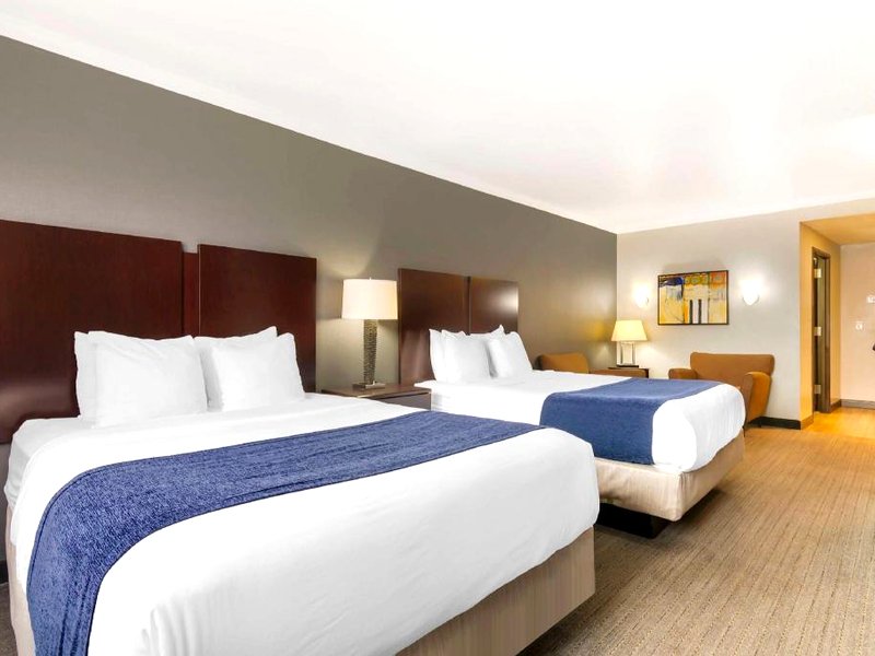 Best Western Plus Olathe Hotelの写真