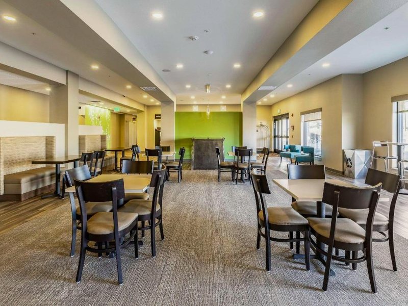 Sleep Inn & Suites Mt. Hope near Auction & Event Centerの写真