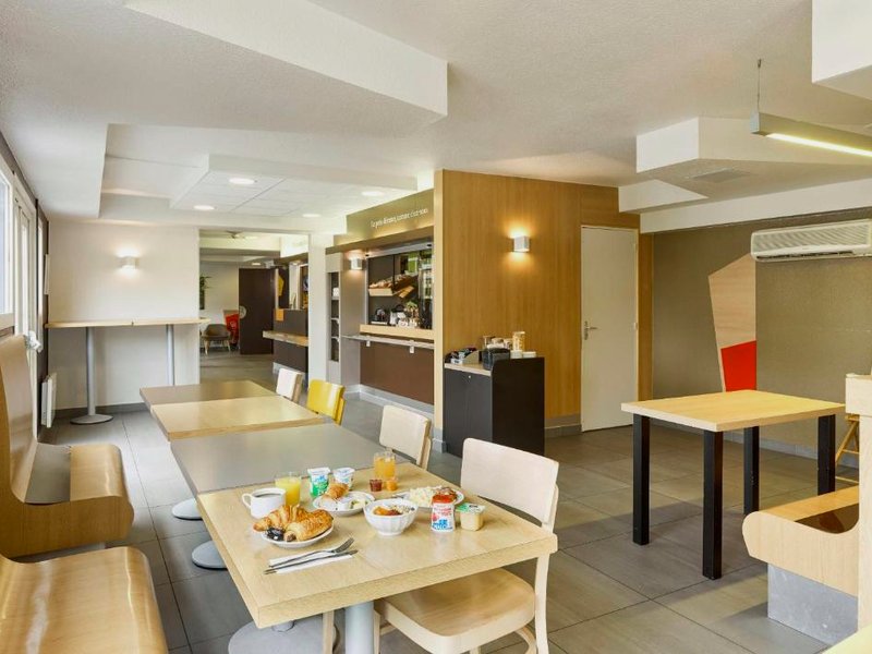 B&B HOTEL Montlheryの写真