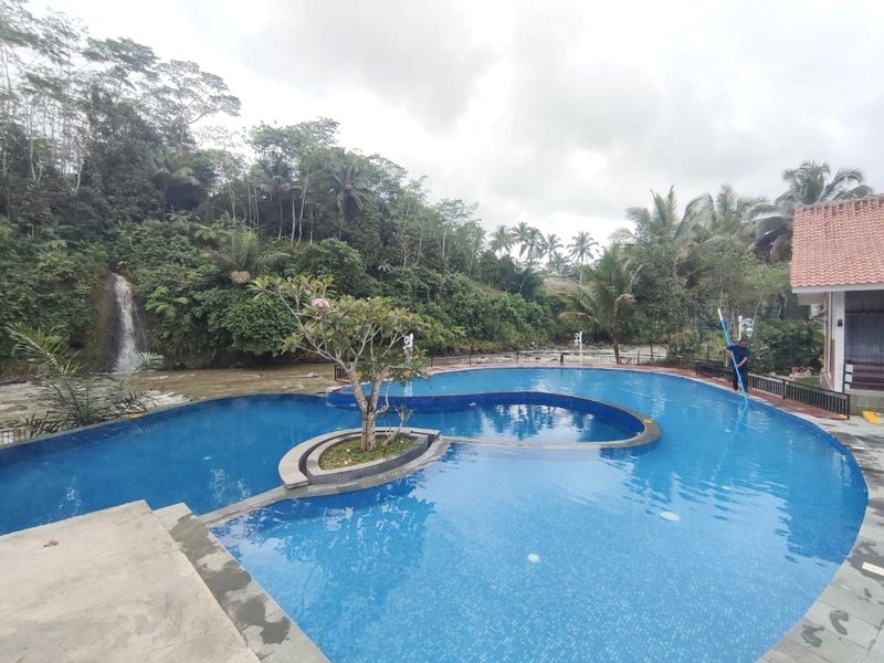 Oemah Tahu Banjarnegara Resto and Resort Mitra RedDoorzの写真