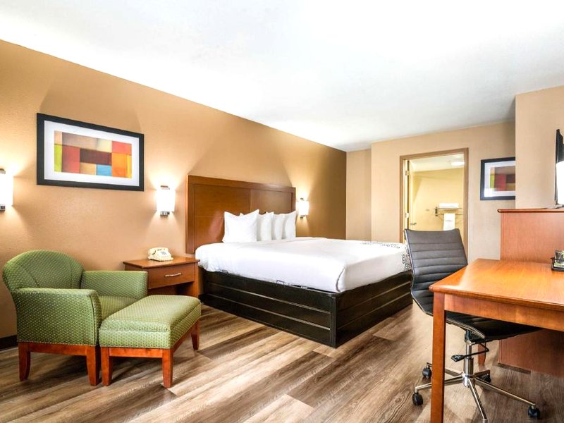 SureStay Plus Hotel Poteau by Best Westernの写真