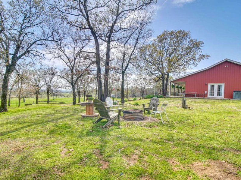 Countryside Tiny Home in Cameron about 5 Mi to Poteau!の写真