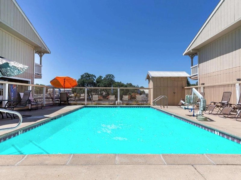 トラベロッジ エンジェルズ キャンプ CA (Travelodge by Wyndham Angels Camp CA)の写真