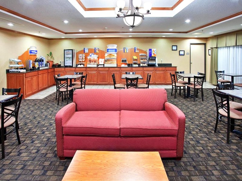 Holiday Inn Express Hotel & Suites El Dorado By IHGの写真