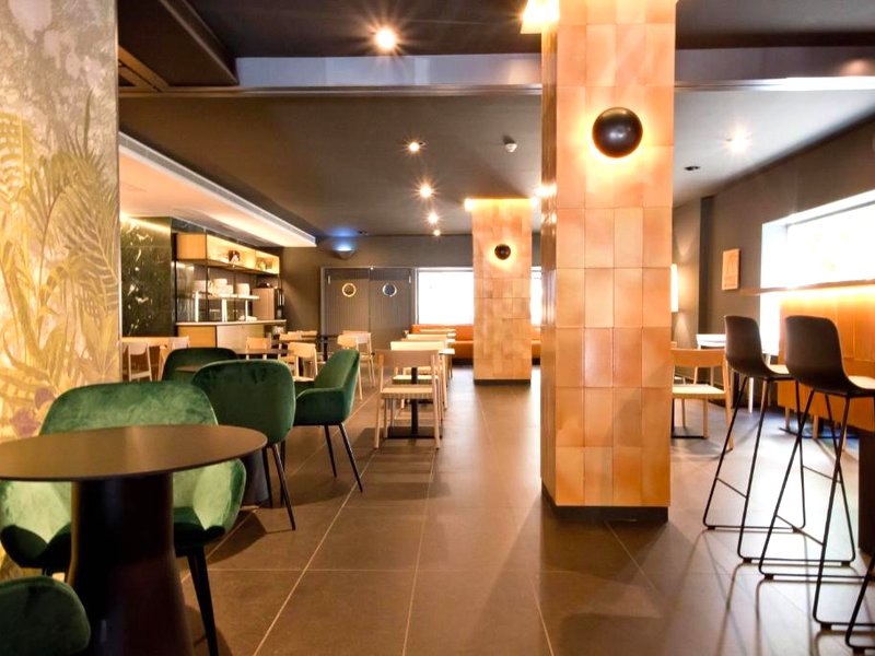 アパートホテル アテネア バレス (Aparthotel Atenea Valles)の写真