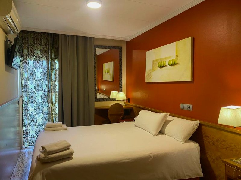 HOSTAL GALICIA CARDEDEUの写真