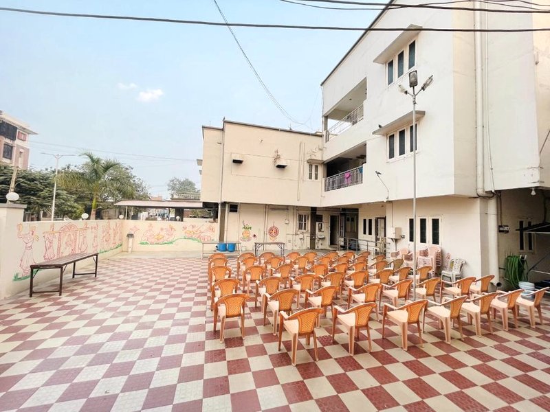 Hotel Rajdhani - Best Family Hotel in Pavagadh and in Halol GIDCの写真