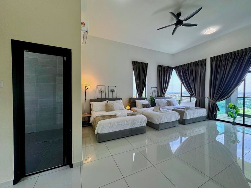 Ipoh Lahat Mines Private Pool Lake Villa by IWH Suitesの写真
