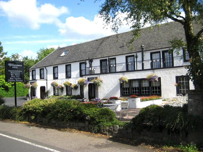 Uplawmoor Hotelの写真