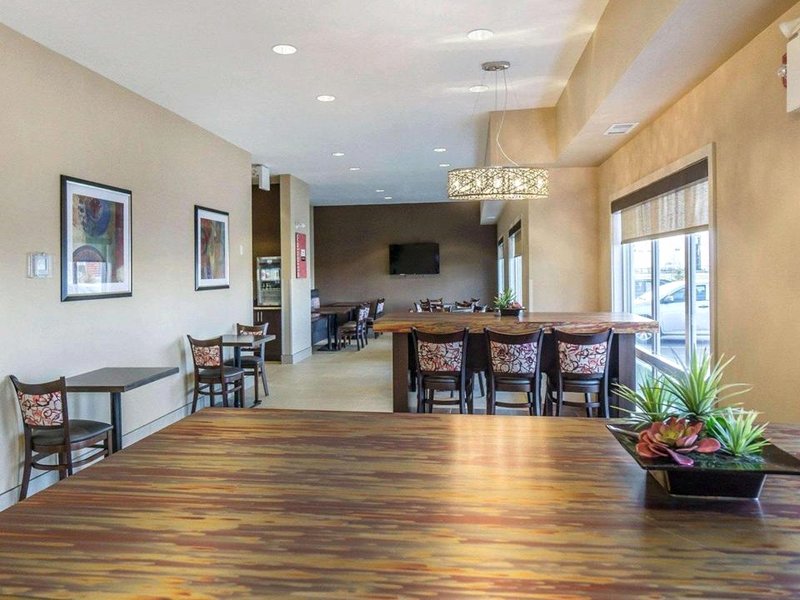 コンフォート イン&スイーツ エドモントン インターナショナル エアポート (Comfort Inn & Suites Edmonton International Airport)の写真