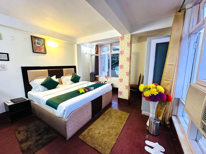 Hotel Eagle Nest Central Heatedの写真