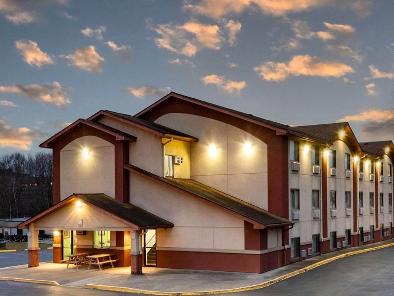 スーパー 8 バイ ウインダム ウェインズバーグ (Super 8 By Wyndham Waynesburg)の写真