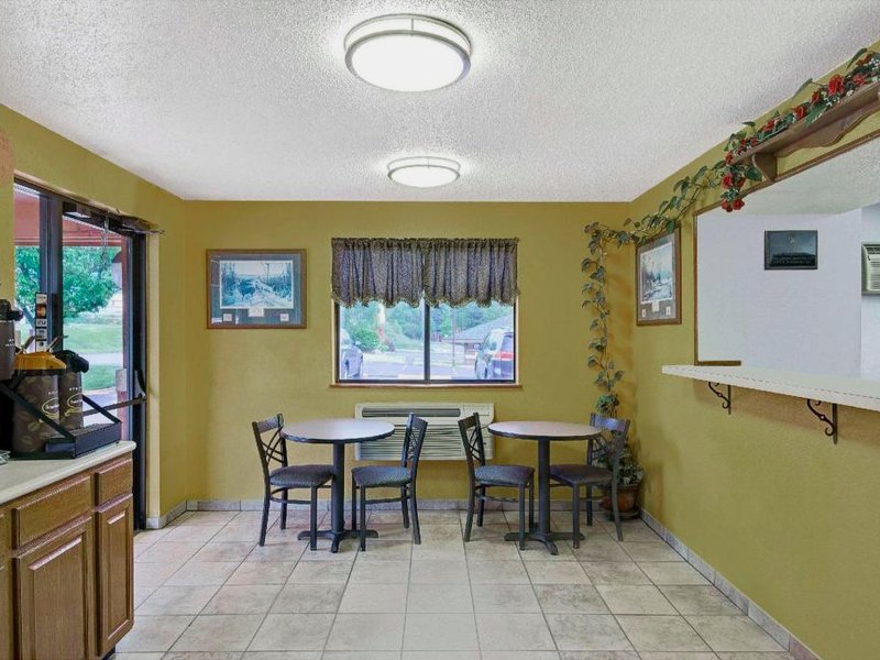 スーパー 8 バイ ウインダム ウェインズバーグ (Super 8 By Wyndham Waynesburg)の写真