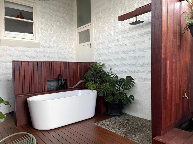 41 Found - Lux Vintage Home with Outdoor Bathの写真
