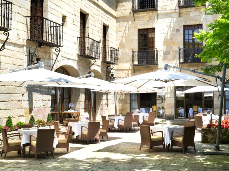 パラドール デ サンティリャーナ ギル ブラス (Parador de Santillana Gil Blas)の写真