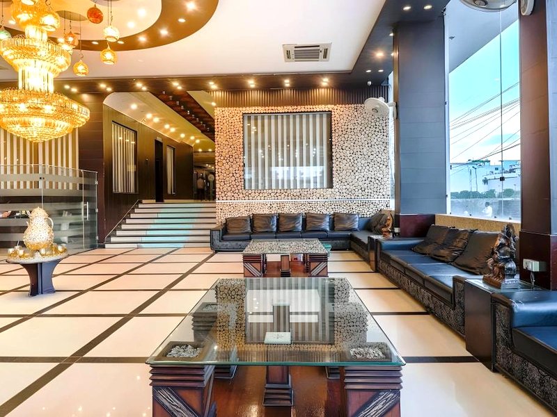 オークテル ホテル グランド シヴァ ニア ガンガ ガート (Oaktel Hotel Grand Shiva Near Ganga Ghat)の写真